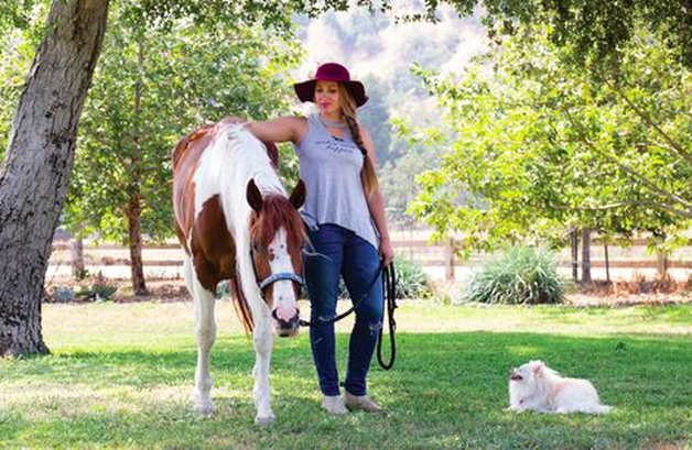 Raquel Lynn of Horses & Heels and Stable Style Equestrian Blogger